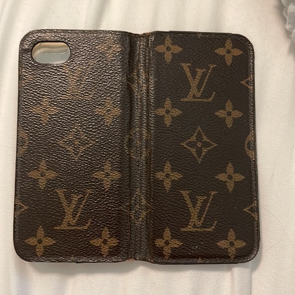 Louis Vuitton iPhone case - Picture 2 of 4